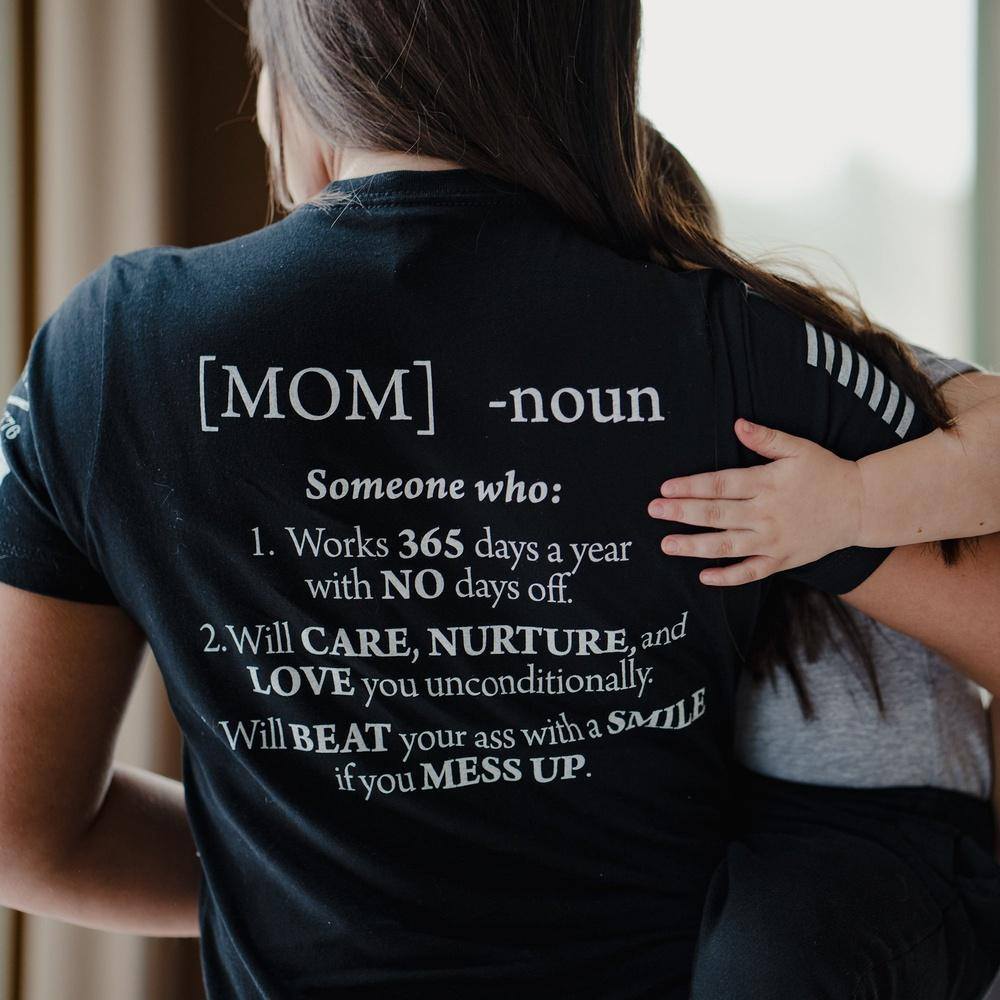 Women's Mom Defined T-Shirt - Black - Image 7